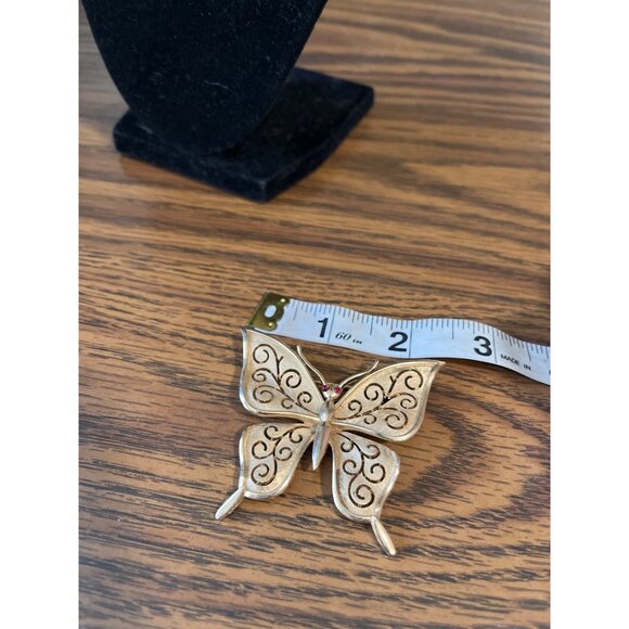 Crown Trifari large brushed gold butterfly with ruby eyes brooch vintage - Picture 6 of 6